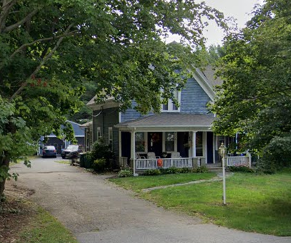 162 Center St